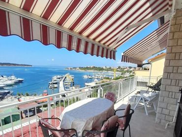 balcony with sea view